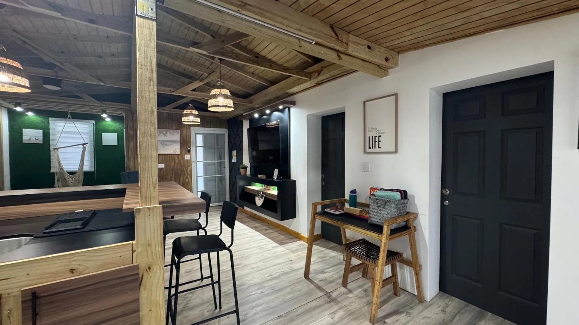 Vss Beach House - A Beachfront Paradise In Arecibo 0*,  Portoriko